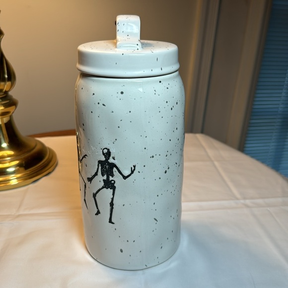 Global Connection Dancing skeleton canister - Picture 2 of 6